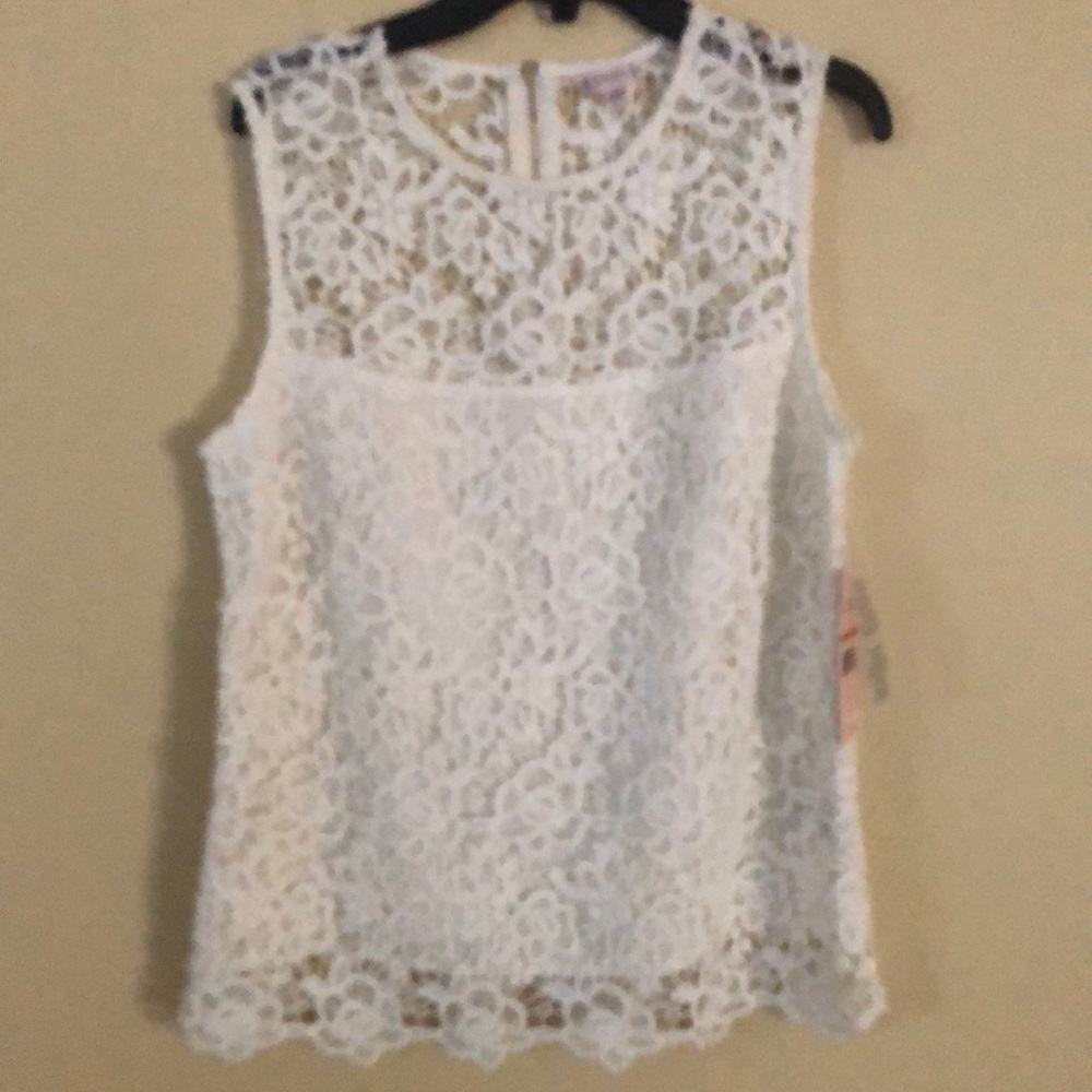 Sleeveless cream lace blouse